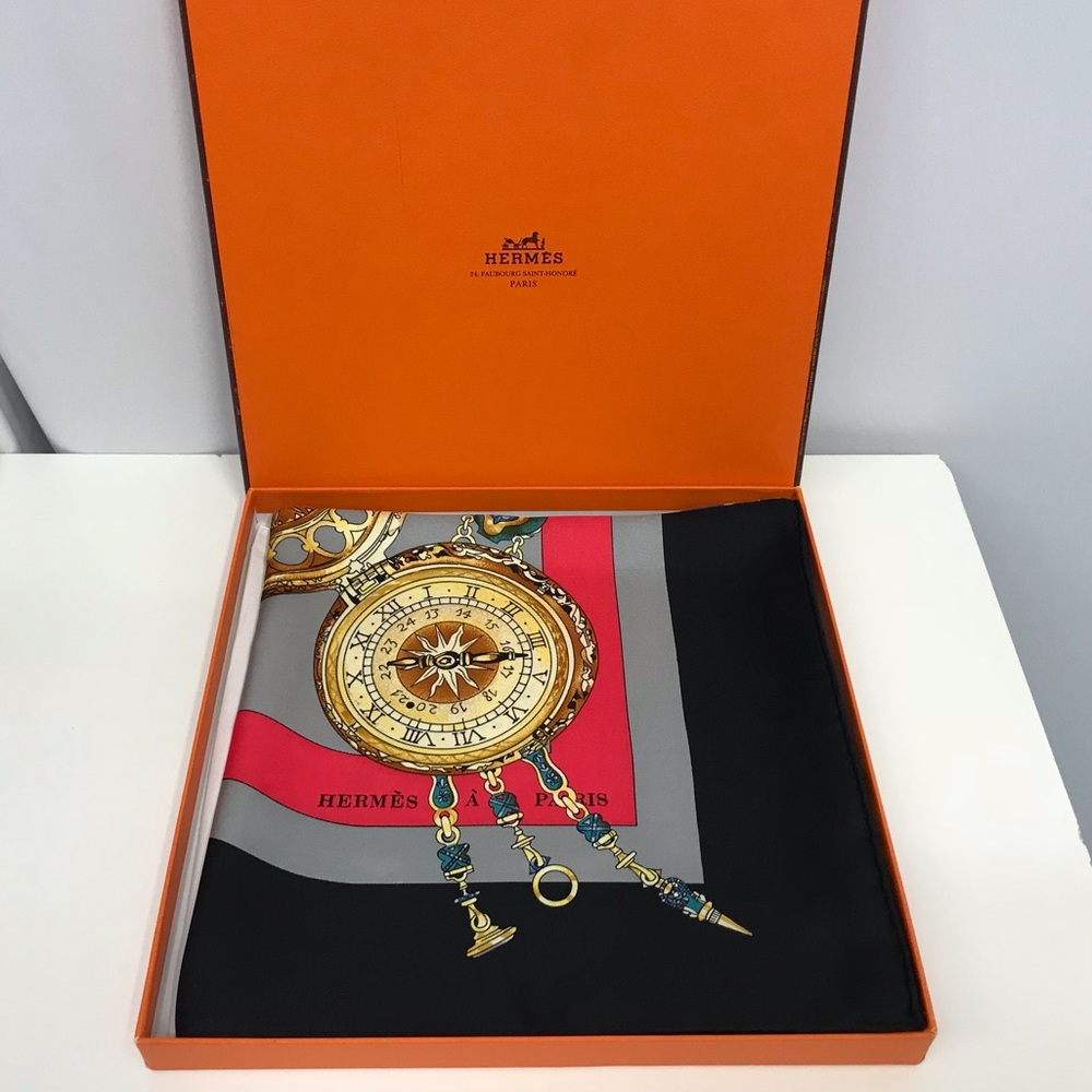❤️SOLD❤️ Hermes La Ronde Des Heures Scarf NWOT - Picture 2 of 8